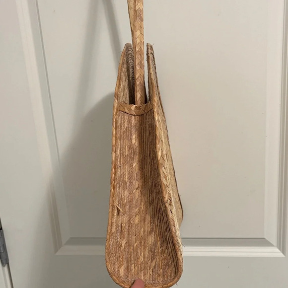 Brand New Large Elegant Tan Woven Shoulder crossbody Bag - Picture 6 of 9